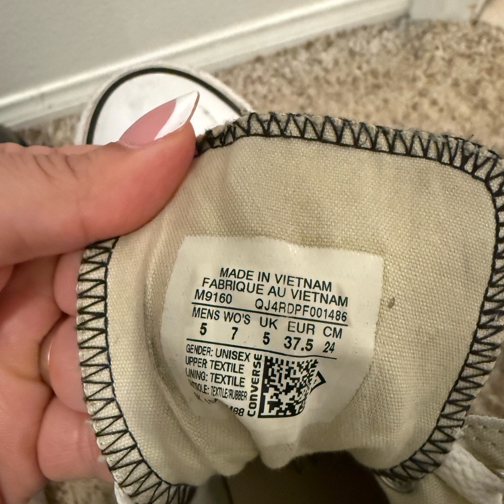 Converse - Picture 5 of 7